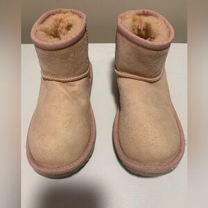 Light pink ugg boots